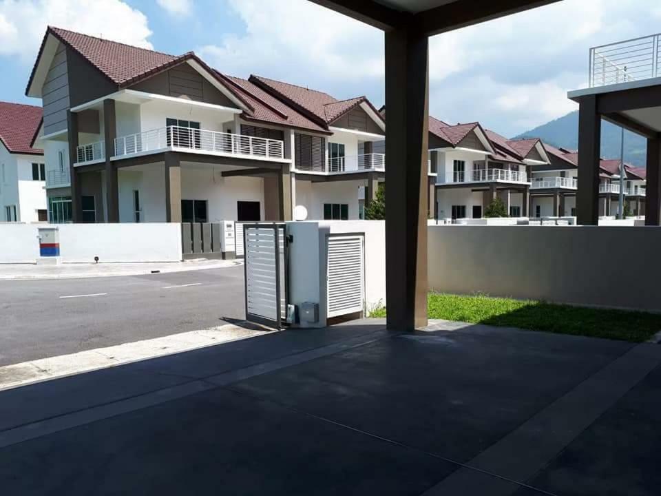 Greenville Homestay Balik Pulau Exterior photo